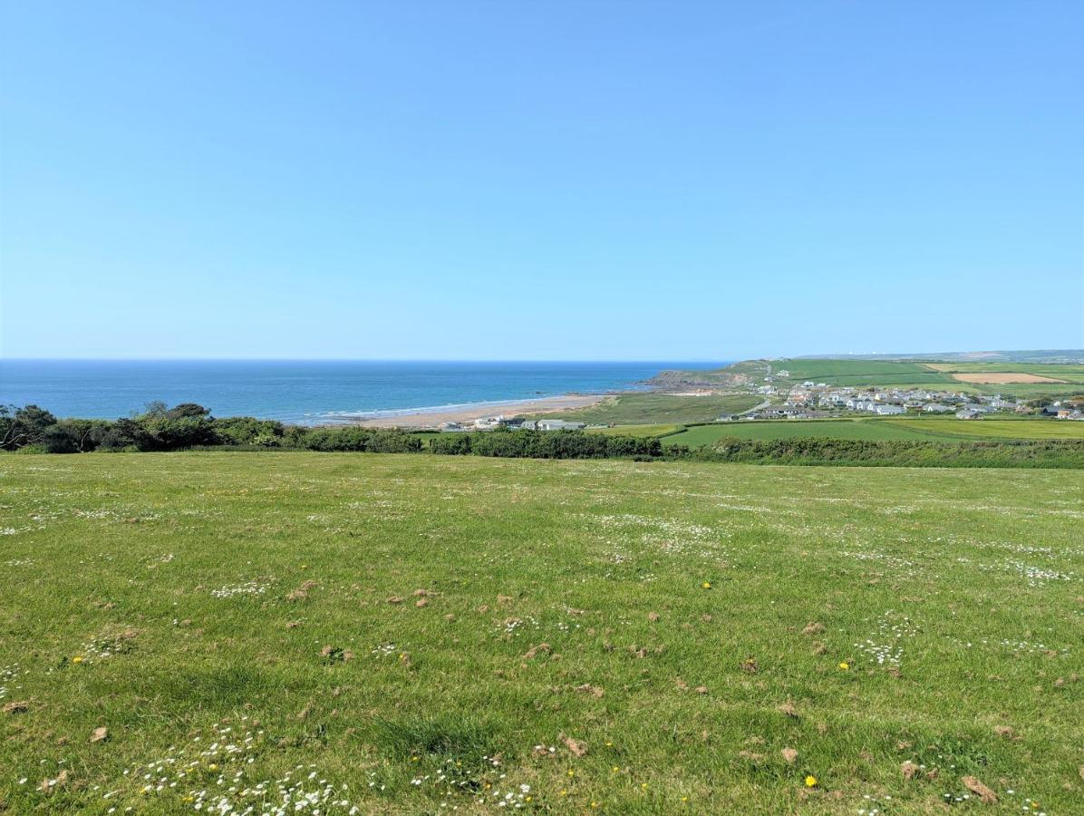 Vila Comfortable Bungalow Near Widemouth Bay Beach Poundstock Exteriér fotografie